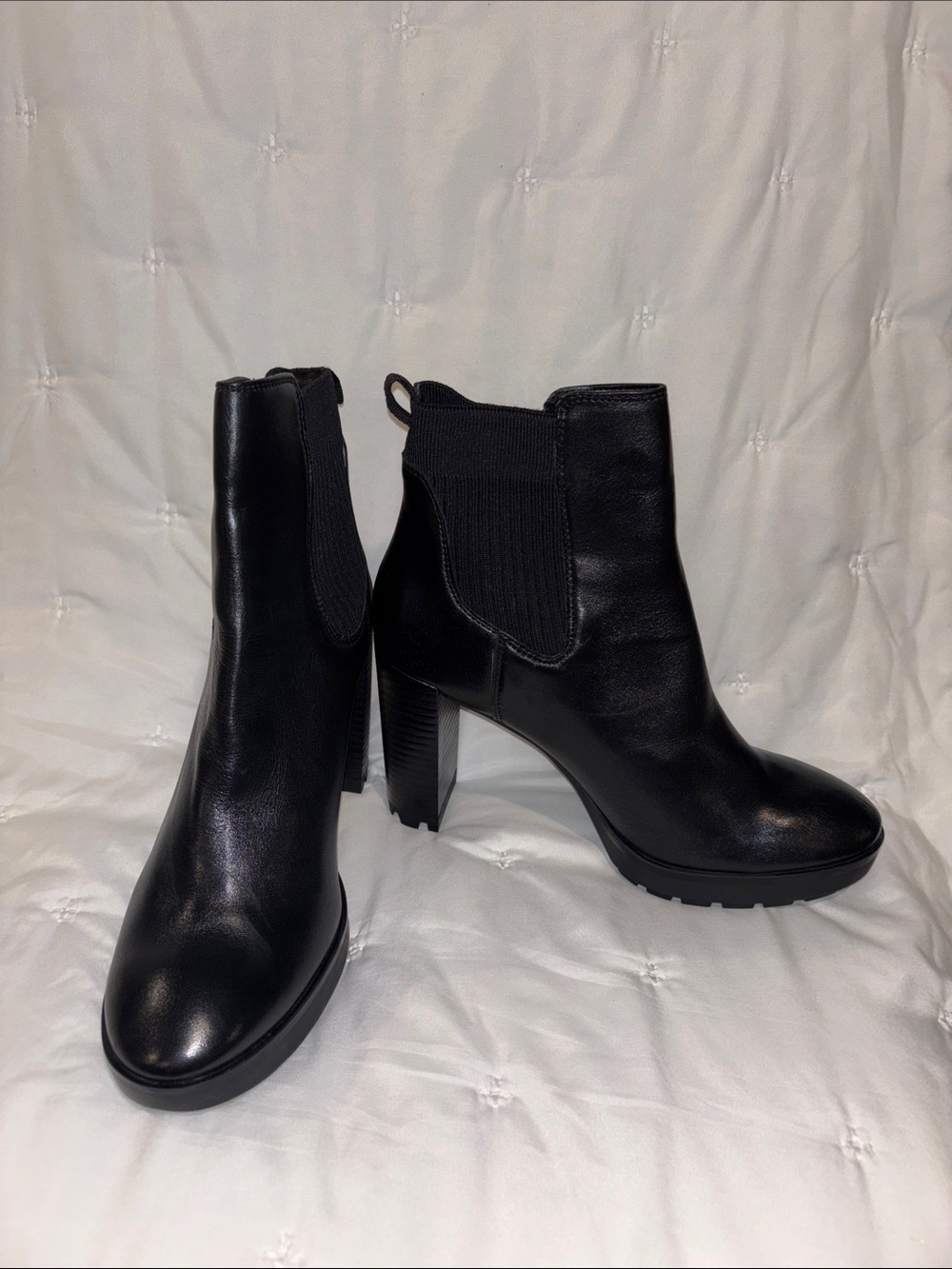 Kenneth Cole Black Leather Chelsea Block Heel Ankle Boots